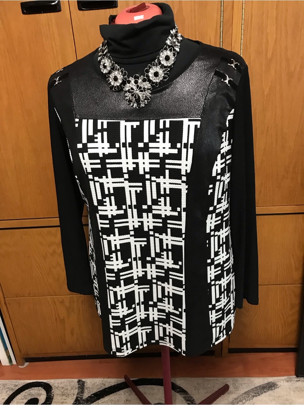 Black & White Geometric Blouse